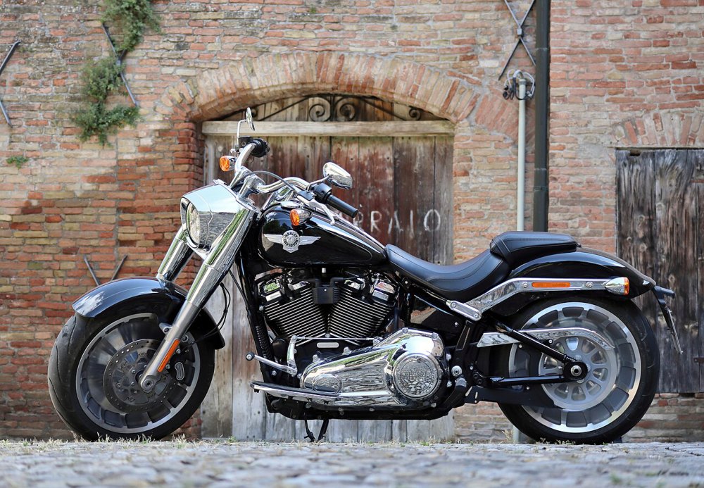 La electrificación llega a todas las categorías: ya existen desde scooters hasta customs y nakeds eléctricas.