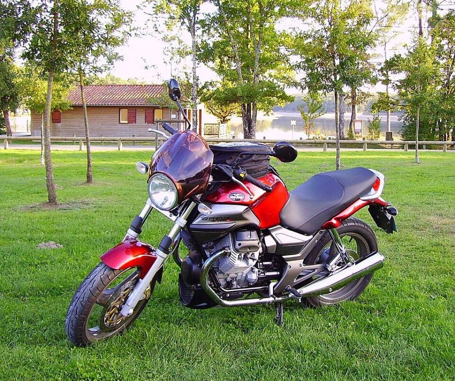 MOTO GUZZI Breva 750