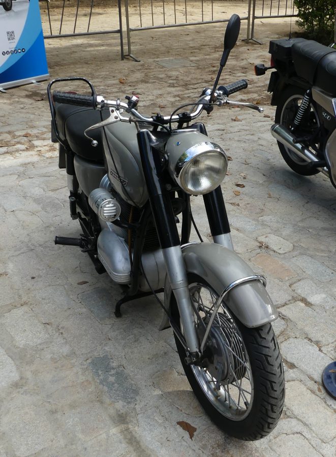 Sanglas 400