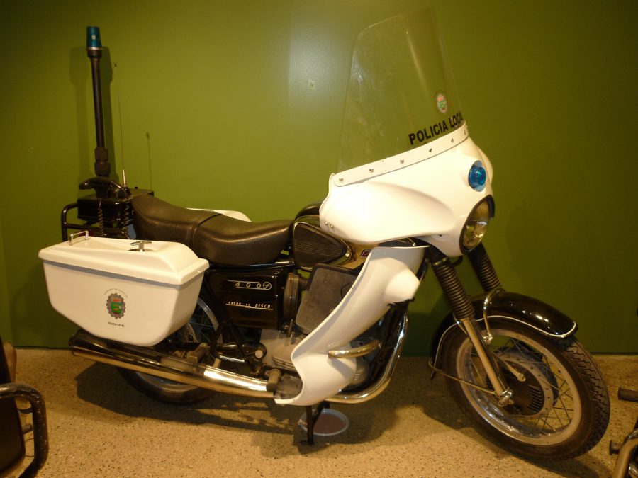 Sanglas 400 F