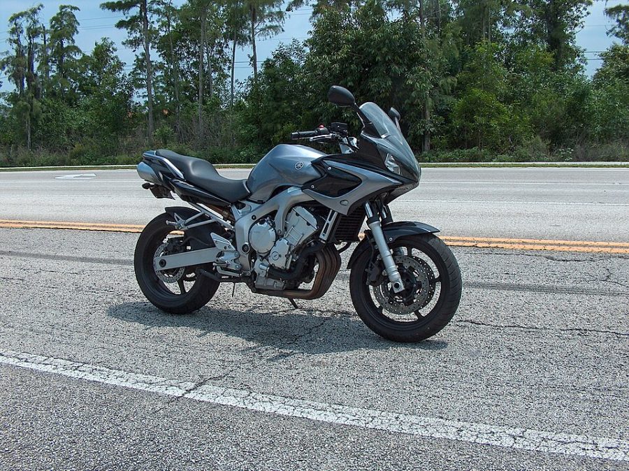 YAMAHA FZ6