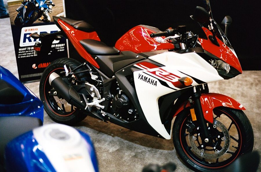 YAMAHA R3