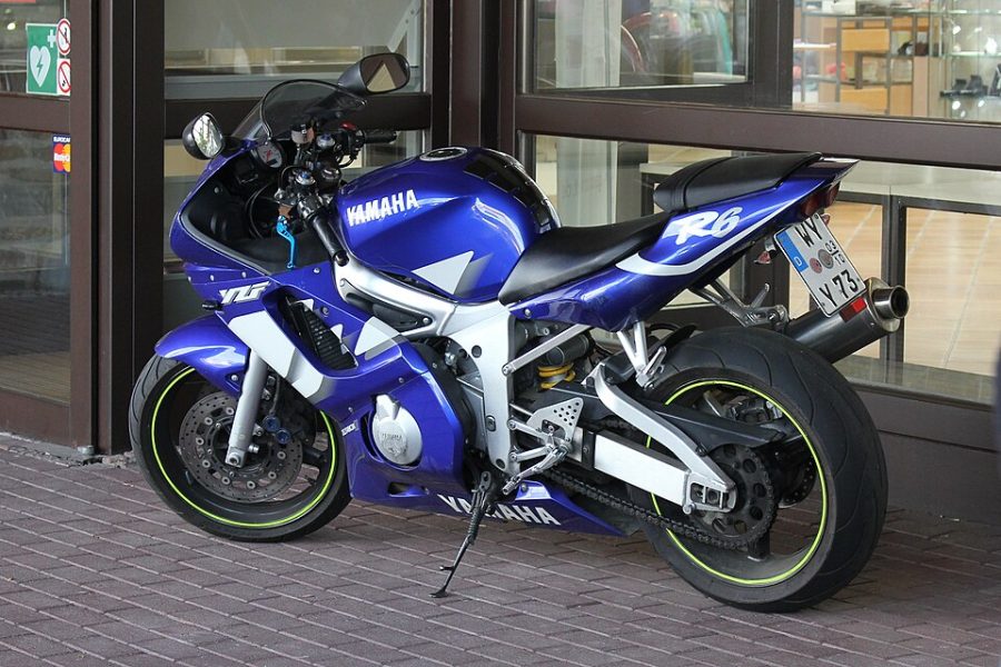YAMAHA R6